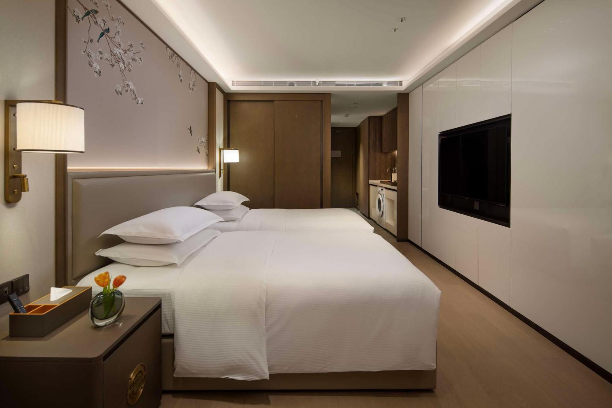 Yuexiu Hotel Guangzhou, Curio Collection By Hilton 외부 사진