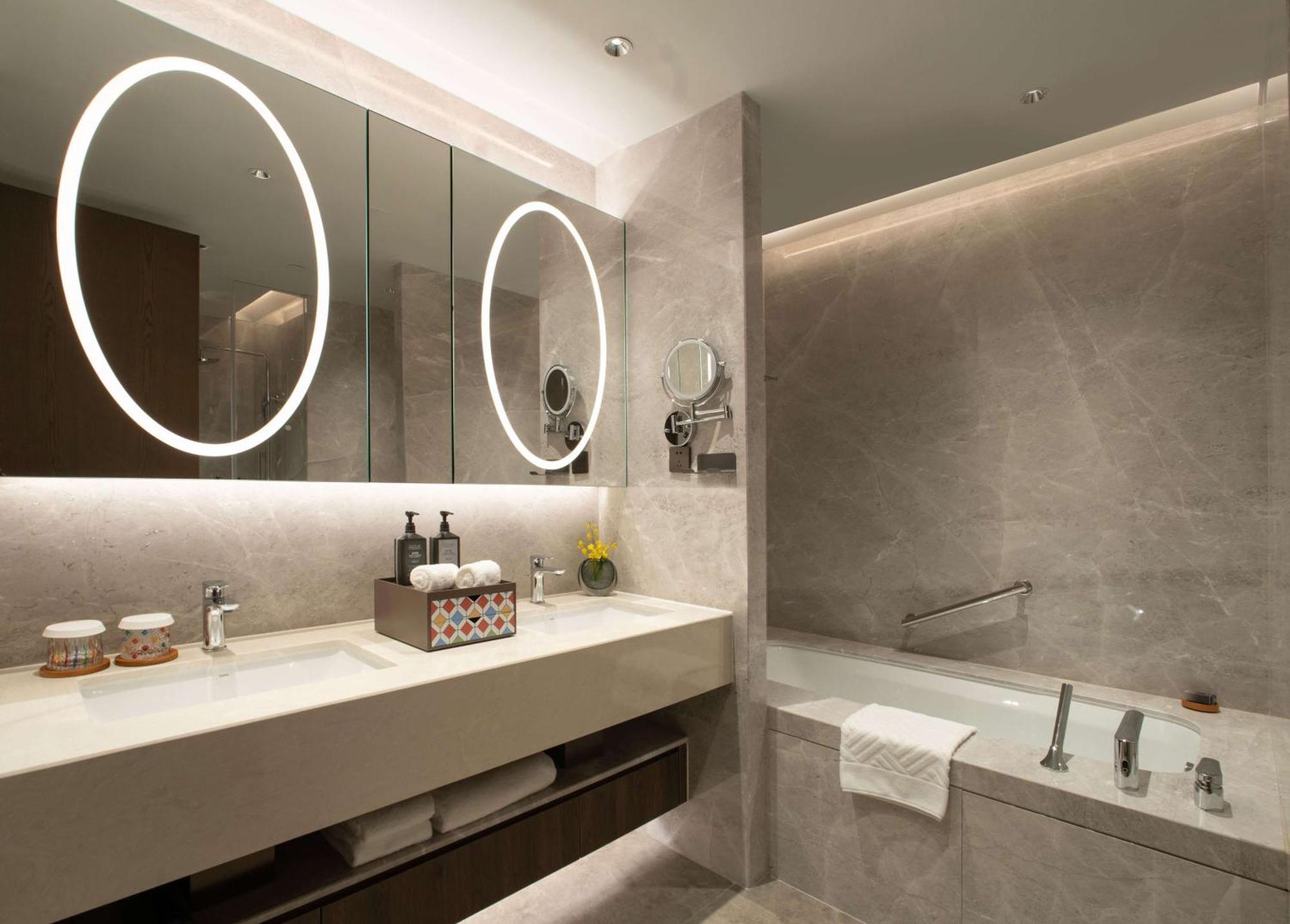 Yuexiu Hotel Guangzhou, Curio Collection By Hilton 외부 사진