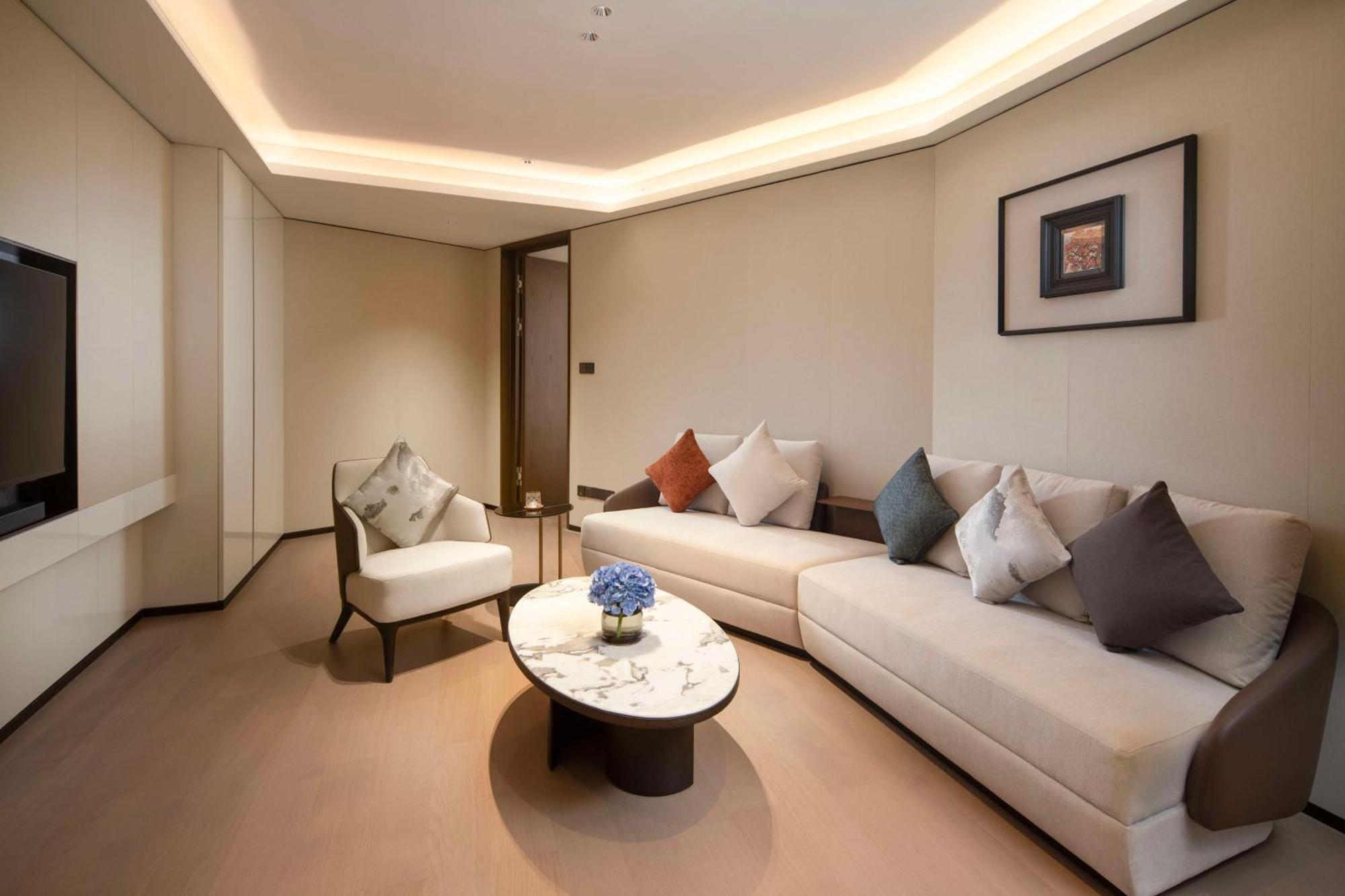 Yuexiu Hotel Guangzhou, Curio Collection By Hilton 외부 사진