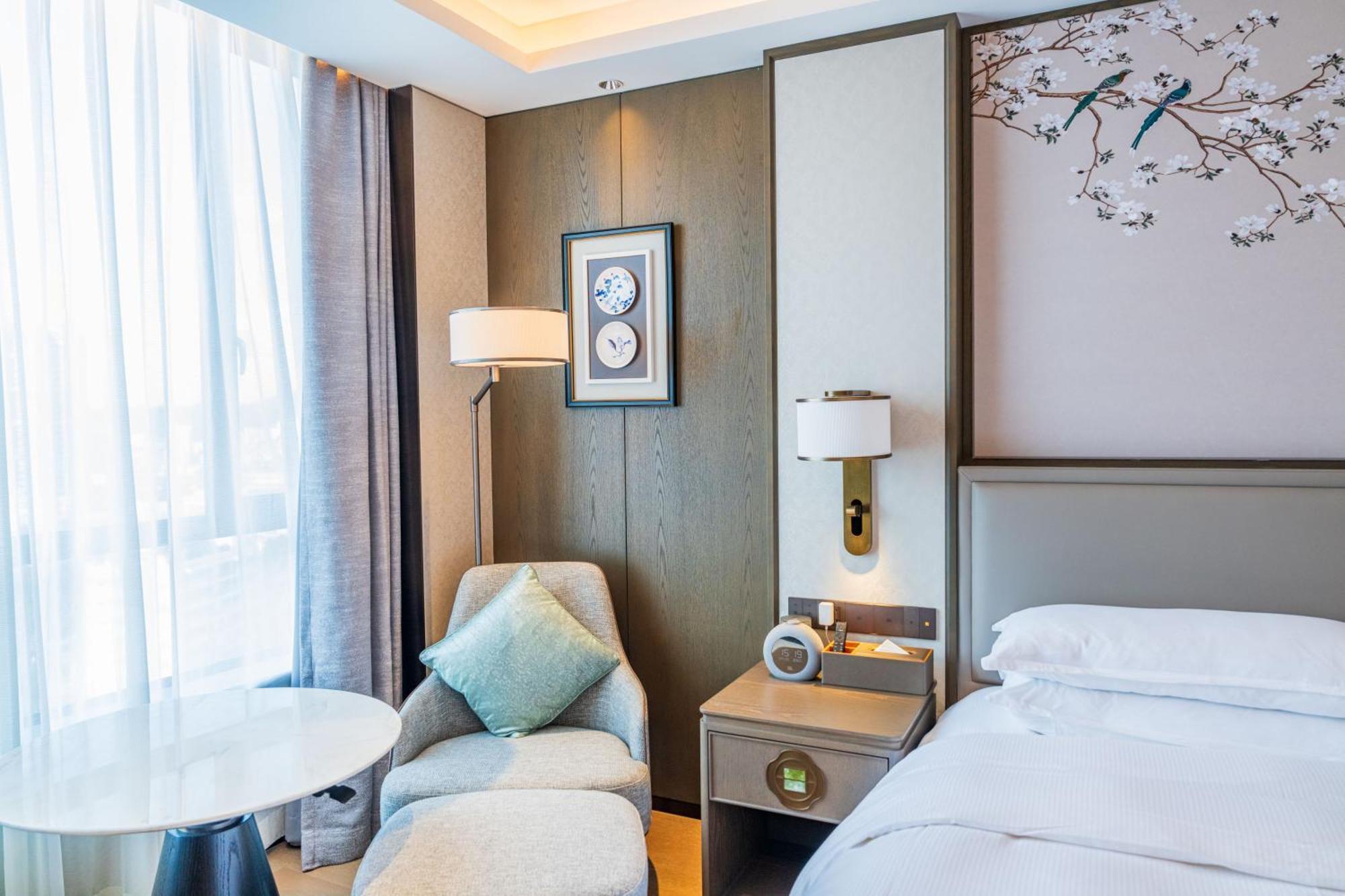 Yuexiu Hotel Guangzhou, Curio Collection By Hilton 외부 사진